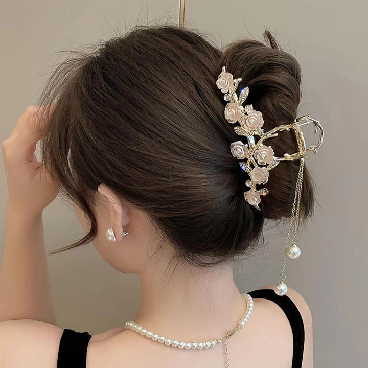 Korean INS Fashion Gold Floral Hair Claw New Sweet and Elegant Tassel Shark Clip Women and Girls Hair Accessories