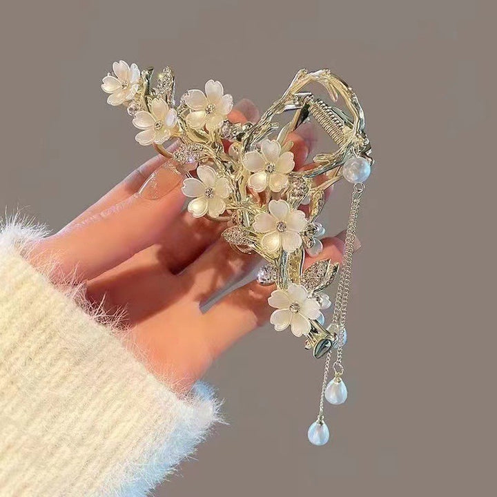 Korean INS Fashion Gold Floral Hair Claw New Sweet and Elegant Tassel Shark Clip Women and Girls Hair Accessories